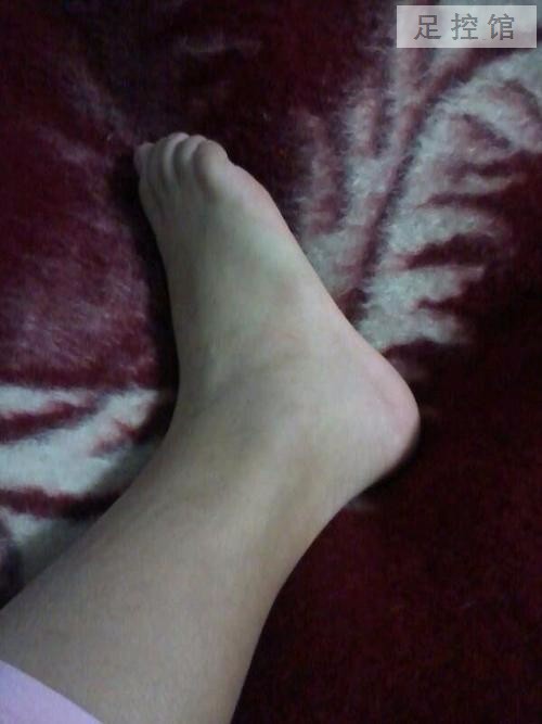 小W的脚