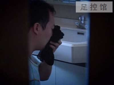 做梦幻想舔继母脚没想到成为现实[00_08_26][20200409-192232].jpg