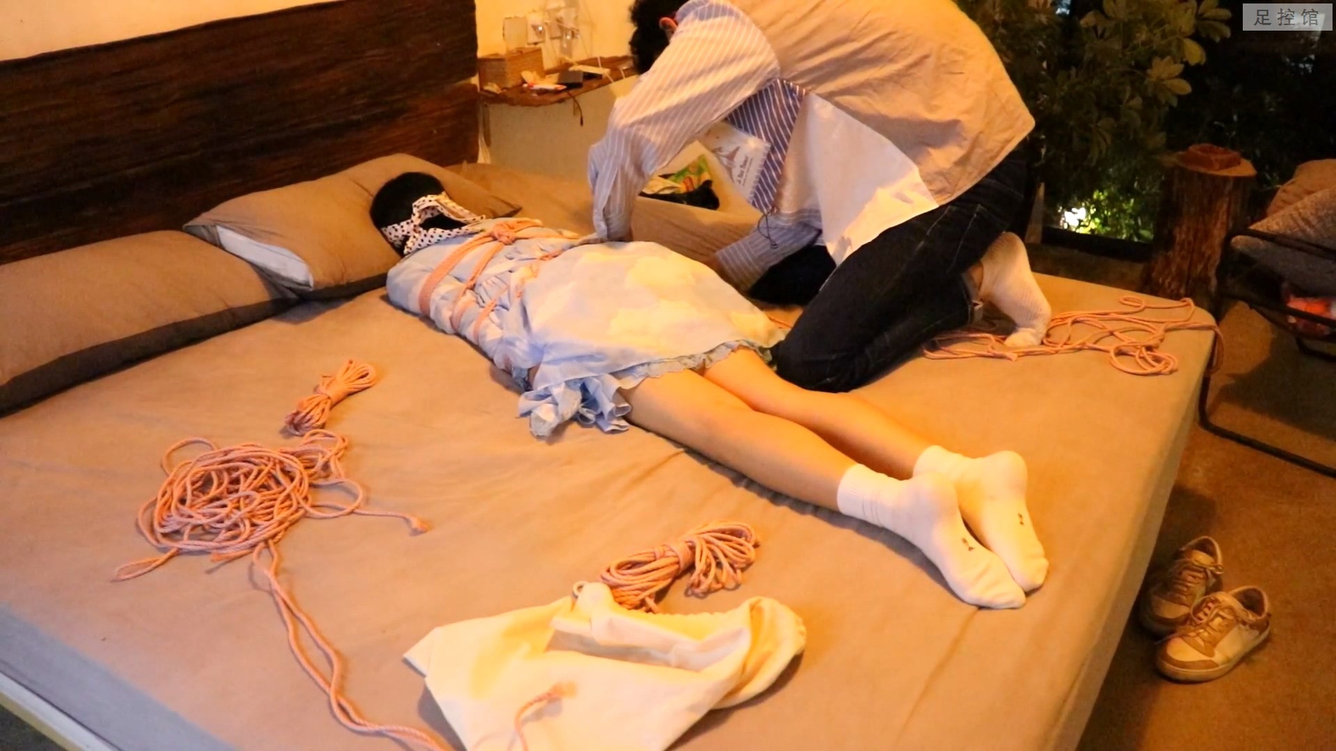 爱剪辑-茶茶寝缚TK惩罚.mp4_20210901_171345.394.jpg