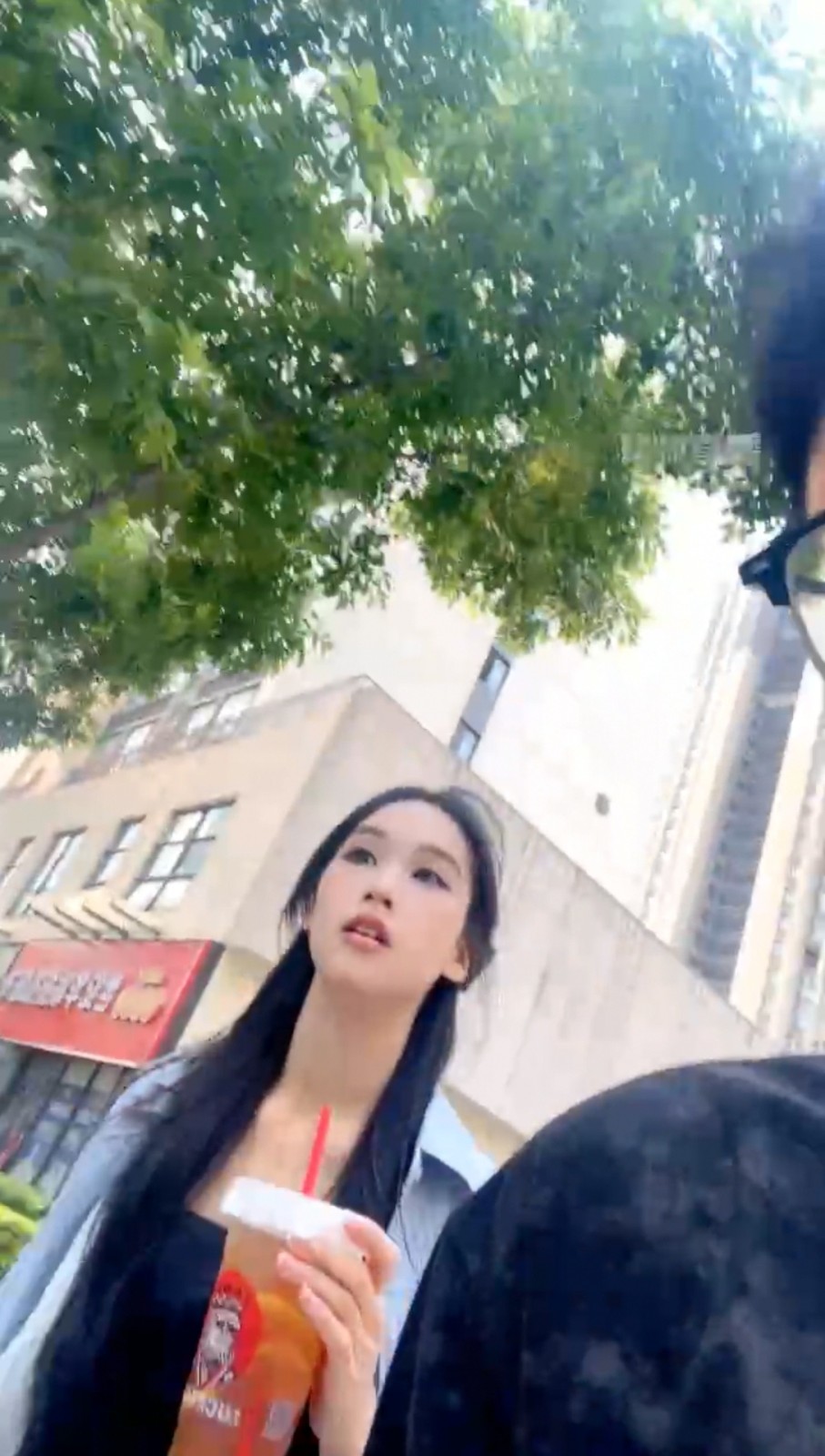 Screenshot_20260427_095508_com.huawei.himovie_edit_55073874326491.jpg